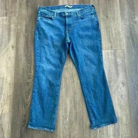 Levi’s Jeans.  Women’s size 18W.  Classic Straight style. - Picture 1 of 6